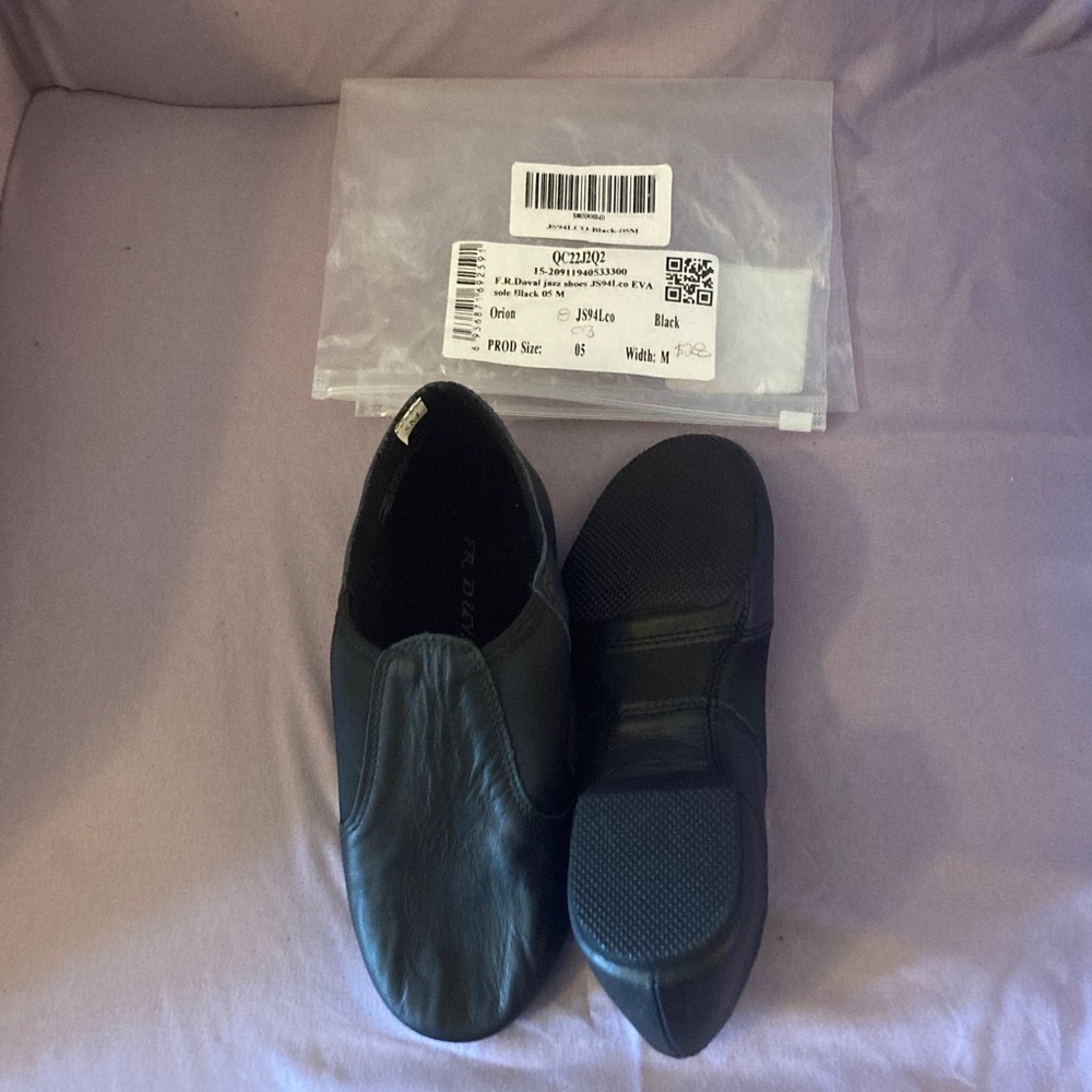 Elegant Black Women's Jazz Shoes